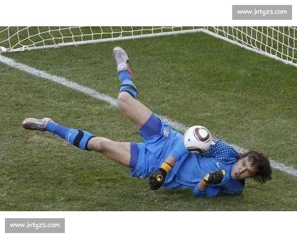 西班牙人免签塞尔维亚门神 德米特罗维奇加盟镇守龙门